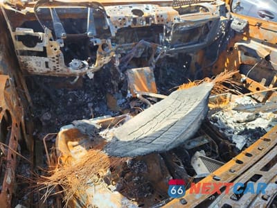 Zdjęcie 8 z 11 samochodu: 2013 MERCEDES-BENZ G 63 AMG VIN:WDCYC7DF1DX210390 - miniatura