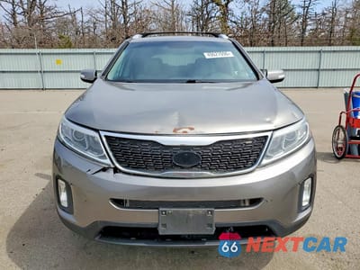 Piąte zdjęcie samochodu w środku: 2014 KIA SORENTO LX VIN:5XYKT4A79EG461847 - miniatura