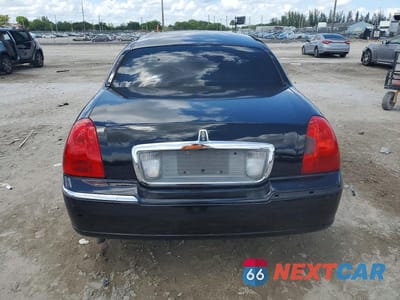Zdjęcie 6 z 12 samochodu: 2011 LINCOLN TOWN CAR SIGNATURE LIMITED VIN:2LNBL8CV8BX765849 - miniatura