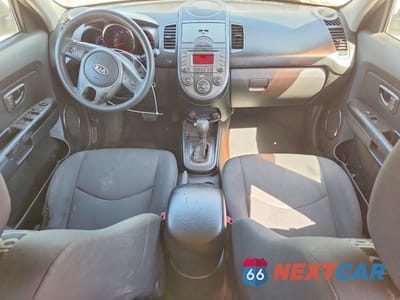 Zdjęcie 8 z 13 samochodu: 2011 KIA SOUL + VIN:KNDJT2A22B7339893 - miniatura