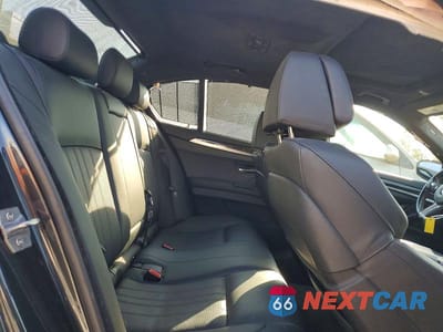 Zdjęcie 10 z 12 samochodu: 2014 BMW M5 VIN:WBSFV9C54ED097655 - miniatura
