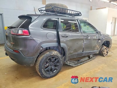 Trzecie zdjęcie samochodu z tyłu: 2020 JEEP CHEROKEE TRAILHAWK VIN:1C4PJMBX5LD582638 - miniatura