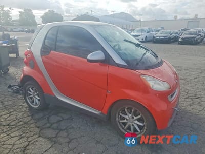Czwarte zdjęcie samochodu z boku: 2008 SMART FORTWO PURE VIN:WMEEJ31X38K111420 - miniatura