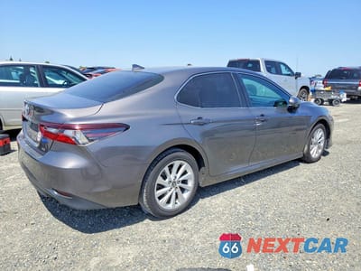 Trzecie zdjęcie samochodu z tyłu: 2021 TOYOTA CAMRY LE VIN:4T1C11AK2MU428890 - miniatura