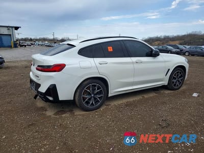 Trzecie zdjęcie samochodu z tyłu: 2022 BMW X4 M40I VIN:5UX43DT04N9L81929 - miniatura