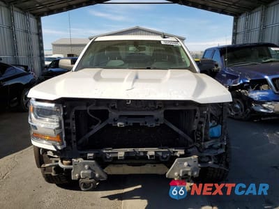 Piąte zdjęcie samochodu w środku: 2016 CHEVROLET SILVERADO K1500 VIN:1GCVKNEH6GZ362822 - miniatura
