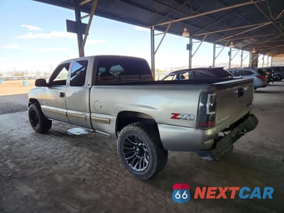 Drugie zdjęcie samochodu z przodu: 2001 CHEVROLET SILVERADO VIN:1GCEK19T71E105190 - miniatura