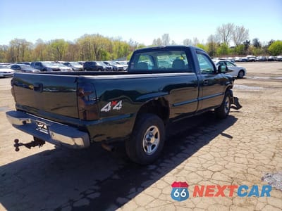 Trzecie zdjęcie samochodu z tyłu: 2004 CHEVROLET SILVERADO K1500 VIN:1GCEK14T94E198287 - miniatura