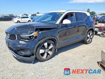2019 VOLVO XC40 T5 MOMENTUM YV4162UK3K2116209 - główne zdjęcie licytacji z USA - miniatura