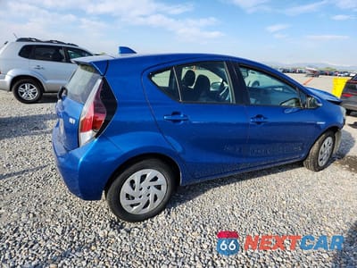 Trzecie zdjęcie samochodu z tyłu: 2016 TOYOTA PRIUS C TWO VIN:JTDKDTB38G1123085 - miniatura