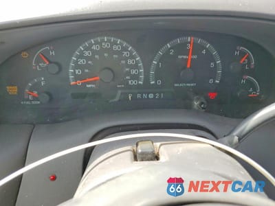 Zdjęcie 9 z 12 samochodu: 2000 FORD EXPEDITION XLT VIN:1FMRU1568YLB17992 - miniatura
