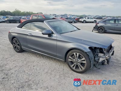 Czwarte zdjęcie samochodu z boku: 2017 MERCEDES-BENZ C 300 4MATIC VIN:WDDWK4KB5HF525340 - miniatura