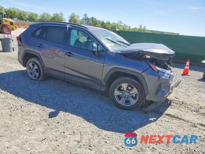Czwarte zdjęcie samochodu z boku: 2022 TOYOTA RAV4 XLE VIN:2T3P1RFV2NC269740 - miniatura