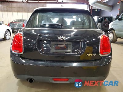 Zdjęcie 6 z 11 samochodu: 2017 MINI COOPER VIN:WMWXU1C39H2F78015 - miniatura