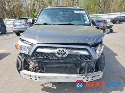 Piąte zdjęcie samochodu w środku: 2011 TOYOTA 4RUNNER LIMITED VIN:JTEBU5JR2B5052013 - miniatura