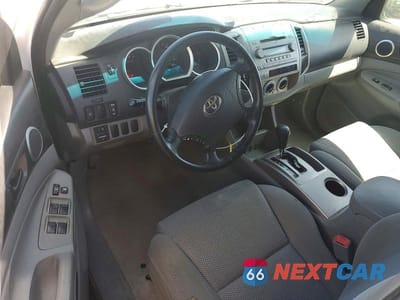 Zdjęcie 8 z 12 samochodu: 2008 TOYOTA TACOMA V6 VIN:3TMMU52N38M006007 - miniatura