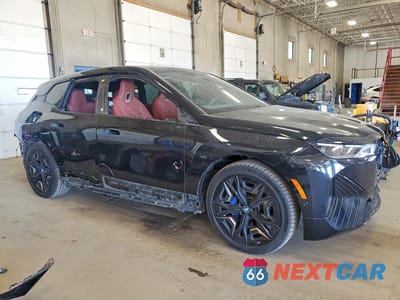 Czwarte zdjęcie samochodu z boku: 2023 BMW IX M60 VIN:WB533CF00PCM70871 - miniatura
