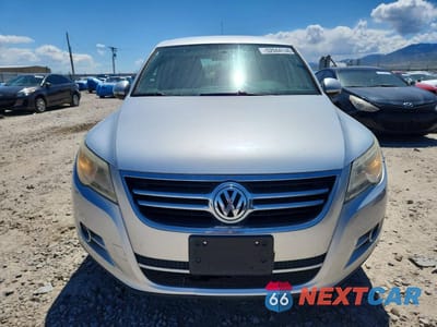 Piąte zdjęcie samochodu w środku: 2010 VOLKSWAGEN TIGUAN SE VIN:WVGBV7AX6AW523838 - miniatura