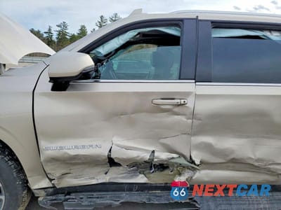 Zdjęcie 7 z 13 samochodu: 2021 CHEVROLET SUBURBAN K1500 LT VIN:1GNSKCKD3MR142453 - miniatura