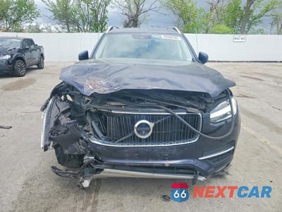 Piąte zdjęcie samochodu w środku: 2017 VOLVO XC90 T6 VIN:YV4A22PK9H1163850 - miniatura