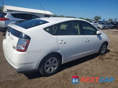 Trzecie zdjęcie samochodu z tyłu: 2004 TOYOTA PRIUS BASE VIN:JTDKB20U540095937 - miniatura