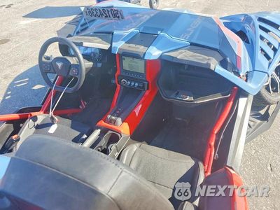 Piąte zdjęcie samochodu w środku: 2025 POLARIS SLINGSHOT R VIN:57XAARHB5S8167218 - miniatura