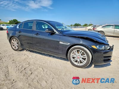 Czwarte zdjęcie samochodu z boku: 2017 JAGUAR XE PREMIUM VIN:SAJAD4BG4HA975487 - miniatura