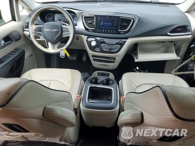 Zdjęcie 8 z 13 samochodu: 2018 CHRYSLER PACIFICA HYBRID LIMITED VIN:2C4RC1N79JR358487 - miniatura