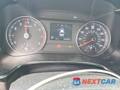 Zdjęcie 9 z 12 samochodu: 2019 KIA FORTE LXS VIN:3KPF24ADXKE016309 - miniatura