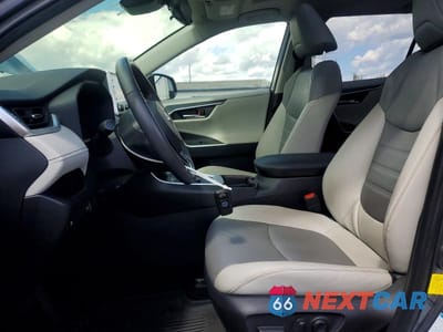 Zdjęcie 7 z 13 samochodu: 2020 TOYOTA RAV4 LIMITED VIN:JTMDWRFV9LD055986 - miniatura