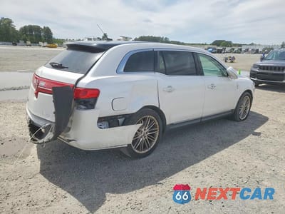 Trzecie zdjęcie samochodu z tyłu: 2019 LINCOLN MKT VIN:2LMHJ5AT0KBL02458 - miniatura