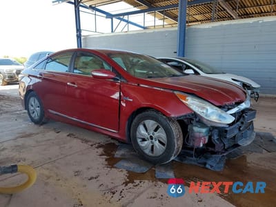 Czwarte zdjęcie samochodu z boku: 2013 HYUNDAI SONATA HYBRID VIN:KMHEC4A44DA098502 - miniatura