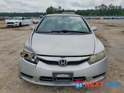 Piąte zdjęcie samochodu w środku: 2009 HONDA CIVIC LX VIN:2HGFA16589H328423 - miniatura
