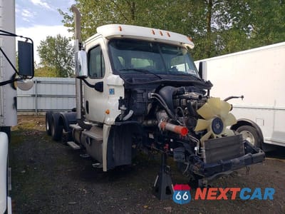 2019 FREIGHTLINER CASCADIA 125 SEMI TRUCK 3AKNGEDR2KSKT2136 - główne zdjęcie licytacji z USA - miniatura