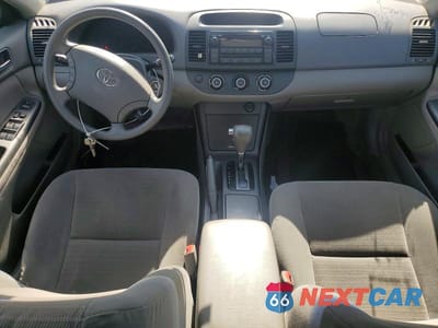 Zdjęcie 8 z 11 samochodu: 2005 TOYOTA CAMRY LE VIN:4T1BE32K65U098084 - miniatura
