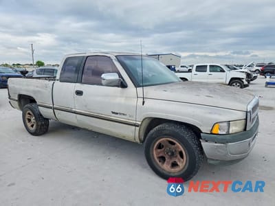 Czwarte zdjęcie samochodu z boku: 1996 DODGE 1500 RAM V VIN:3B7HC13Z9TG192920 - miniatura