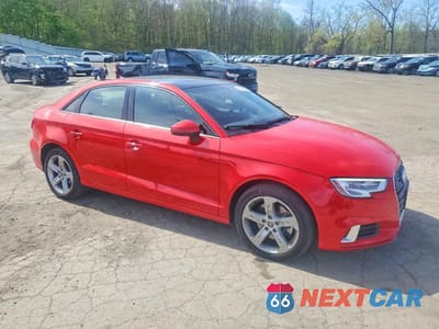 Czwarte zdjęcie samochodu z boku: 2018 AUDI A3 PREMIUM VIN:WAUB8GFF1J1038352 - miniatura