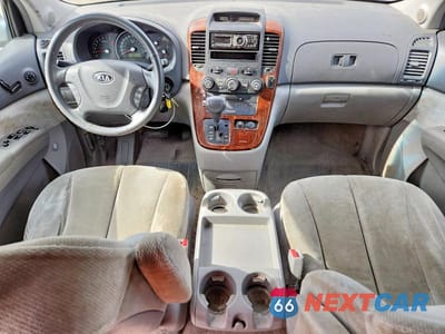 Zdjęcie 8 z 12 samochodu: 2006 KIA SEDONA LX VIN:KNDMB233366032010 - miniatura