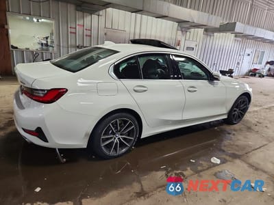 Trzecie zdjęcie samochodu z tyłu: 2020 BMW 330XI VIN:3MW5R7J01L8B38236 - miniatura