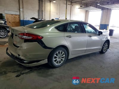 Trzecie zdjęcie samochodu z tyłu: 2017 FORD FUSION S VIN:3FA6P0G71HR378600 - miniatura