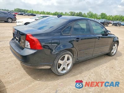 Trzecie zdjęcie samochodu z tyłu: 2008 VOLVO S40 2.4I VIN:YV1MS382882378287 - miniatura