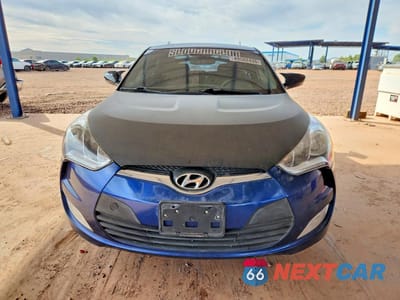 Piąte zdjęcie samochodu w środku: 2017 HYUNDAI VELOSTER BASE VIN:KMHTC6AD4HU311553 - miniatura