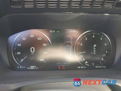 Zdjęcie 9 z 13 samochodu: 2017 VOLVO XC90 T5 VIN:YV4102XK9H1138579 - miniatura
