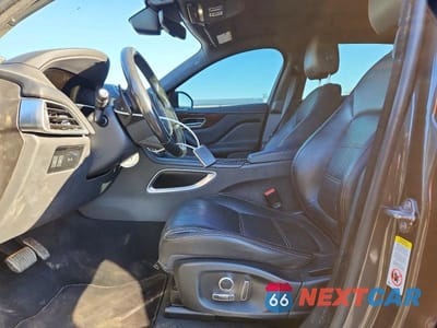 Zdjęcie 7 z 13 samochodu: 2019 JAGUAR F-PACE 25T PRESTIGE VIN:SADCK2FX5KA355383 - miniatura