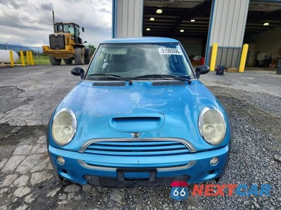 Piąte zdjęcie samochodu w środku: 2003 MINI COOPER S VIN:WMWRE33413TD58641 - miniatura