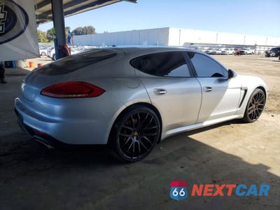 Trzecie zdjęcie samochodu z tyłu: 2016 PORSCHE PANAMERA 2 VIN:WP0AA2A71GL002129 - miniatura
