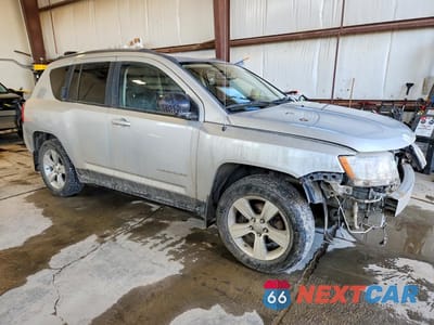 Czwarte zdjęcie samochodu z boku: 2012 JEEP COMPASS VIN:1C4NJDAB6CD655299 - miniatura