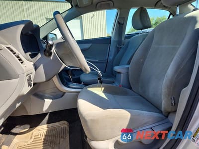 Zdjęcie 7 z 12 samochodu: 2010 TOYOTA COROLLA LE VIN:1NXBU4EE8AZ282631 - miniatura