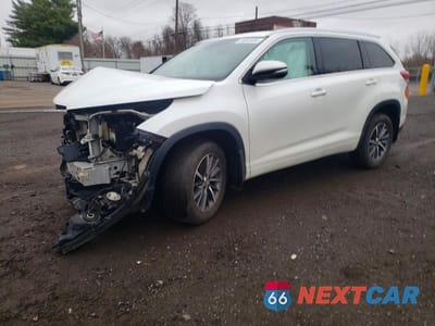 2018 TOYOTA HIGHLANDER XLE 5TDJZRFH8JS885932 - główne zdjęcie licytacji z USA - miniatura