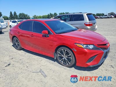 Czwarte zdjęcie samochodu z boku: 2019 TOYOTA CAMRY SE VIN:4T1B11HK8KU244519 - miniatura